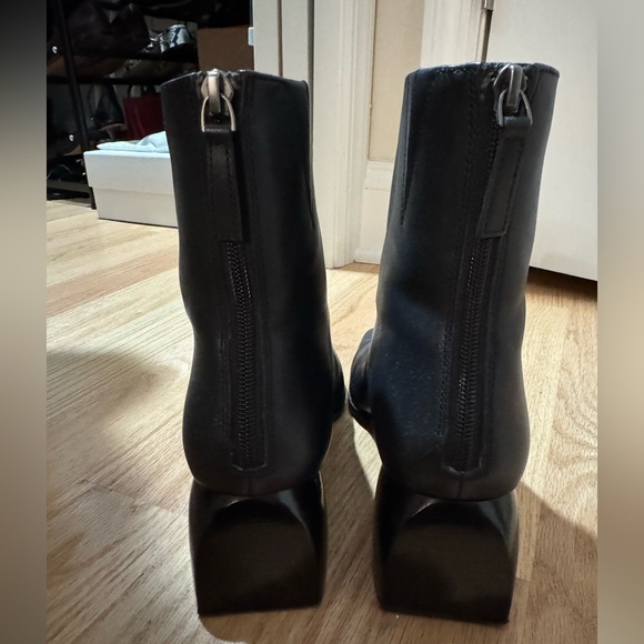 Linea Paolo Sage Square Toe
Bootie Size 8 - Picture 7 of 8